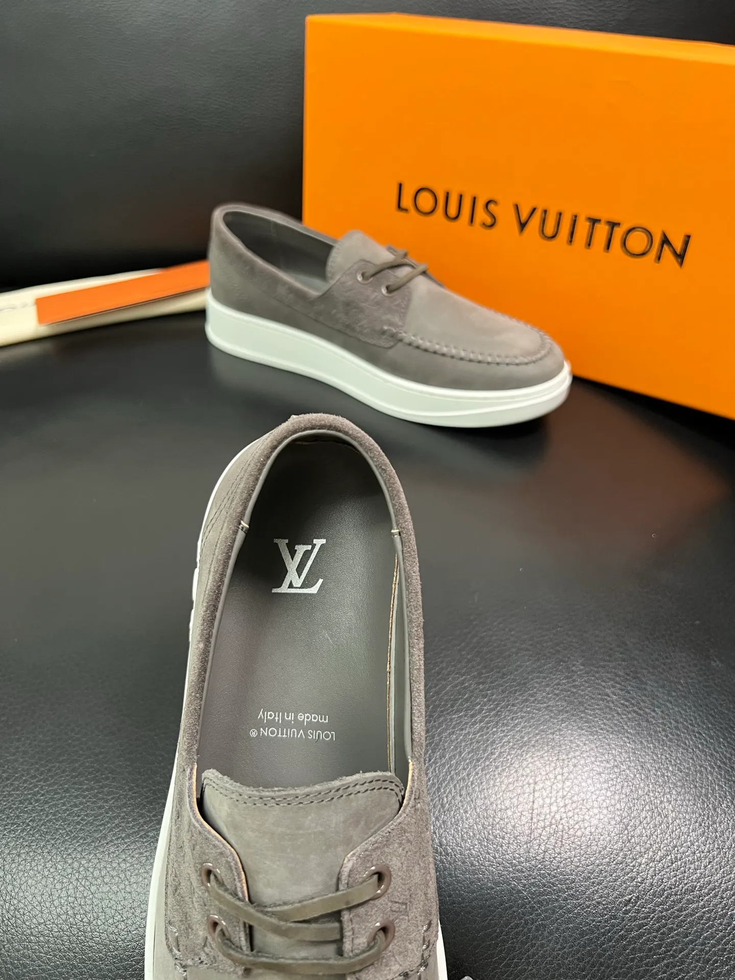 Men's shoes 💰780 Lv top purchasing agent Louis Vuitton, slip-on sports shoes counter synchronization, uppers imported from Italy, high-quality splicing colorful and complex handicrafts, imported cowhide pads are soft and comfortable, soles: original soles specially provided by the original factory, T men's shoes 💰U exclusive movable molded soles are super comfortable, original and single goods, high quality, you can go in and out of the counter at will, welcome to compare, code number 39-44 (customized 38 45)85856